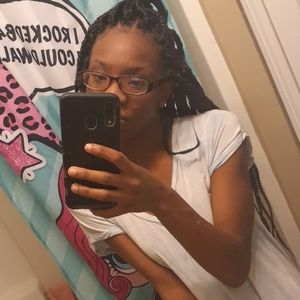 Meet your Posher, Lexie